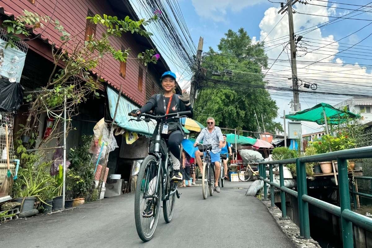 Cyclists on the Backstreets & Hidden Gems tour in Bangkok