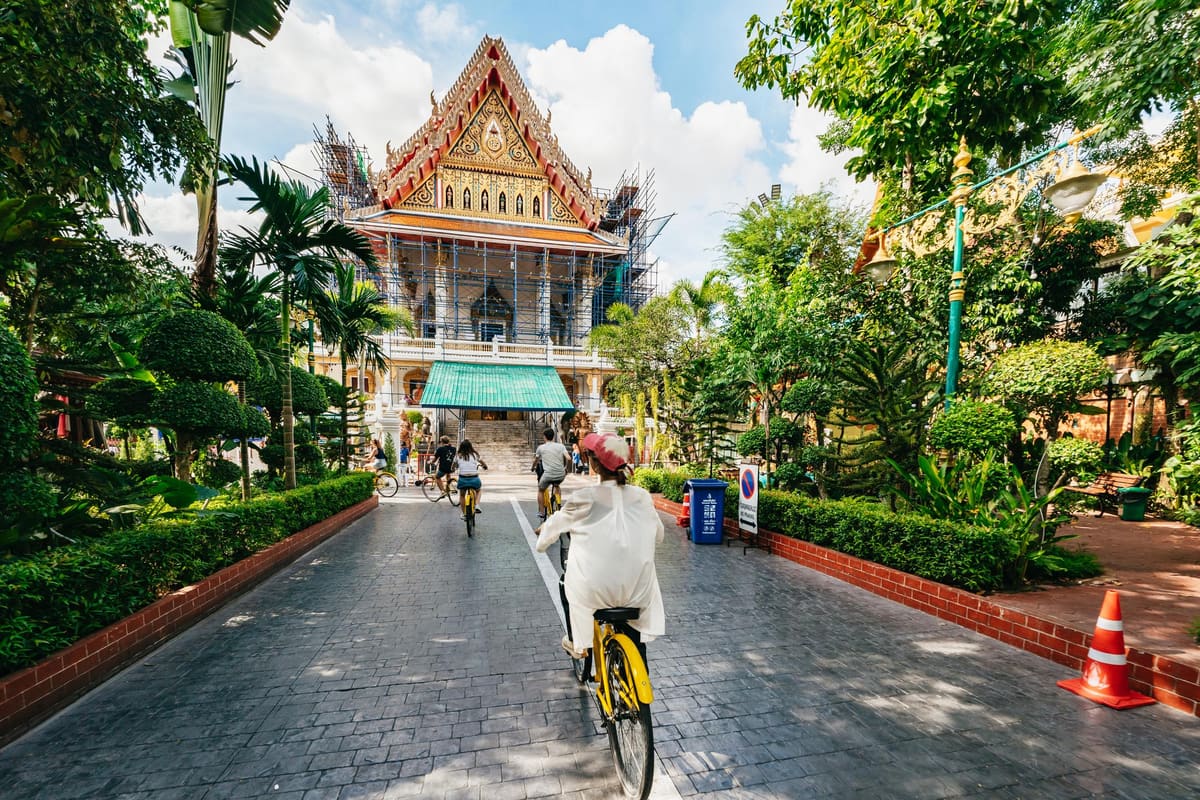 Cyclists on the Classical Bangkok tour in Bangkok